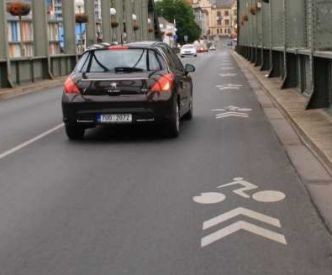 Piktogramový koridor pro cyklisty (V20) Piktogramový koridor pro cyklisty (V20)